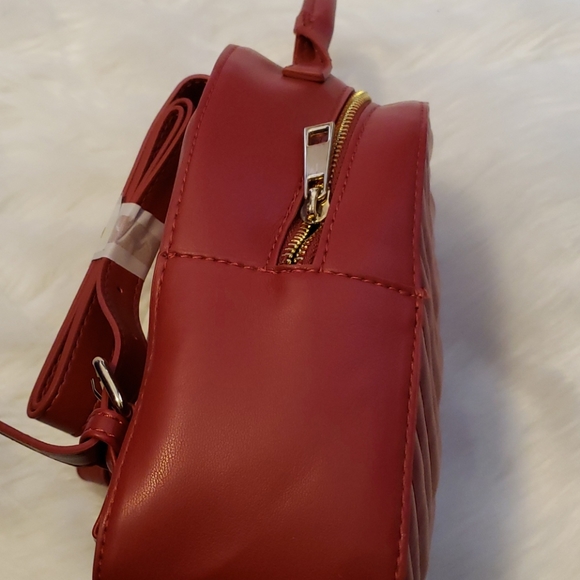 🔴Small red Mini Chevron backpack - Picture 2 of 6